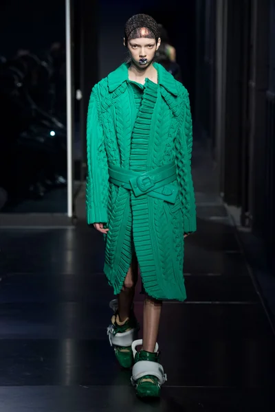 Look 14